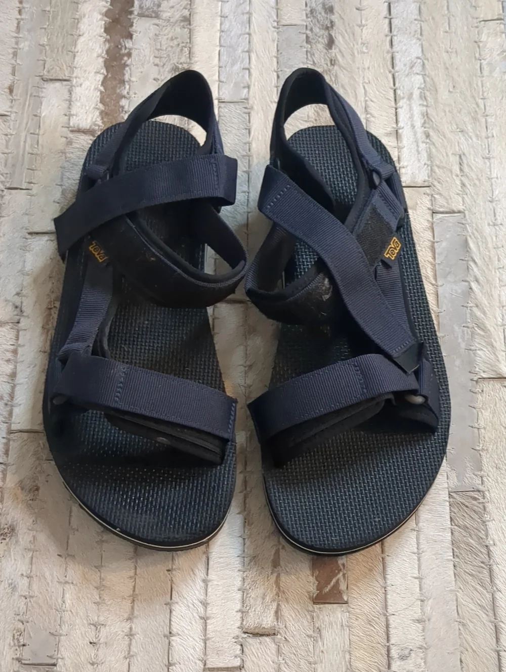 Teva Men's 11 Universal Trail Dark Blue Cushioned Megagrip Sandals